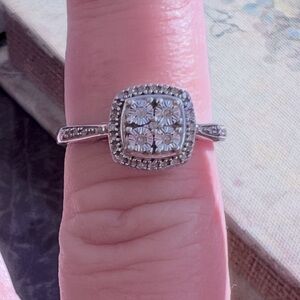 Sterling Silver Cushion-Cut Cluster Ring – Size 7